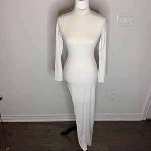 White Ribbed knit dress with slit
